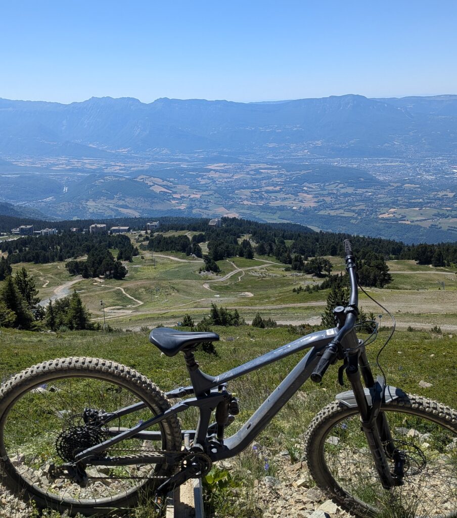 vélo vtt descente dh